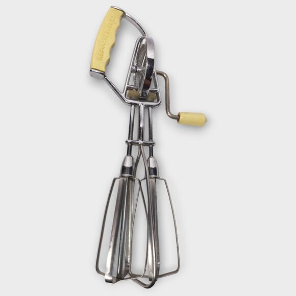 Vintage Maynard Yellow Hand Mixer Hand Beaters - Picture 1 of 5